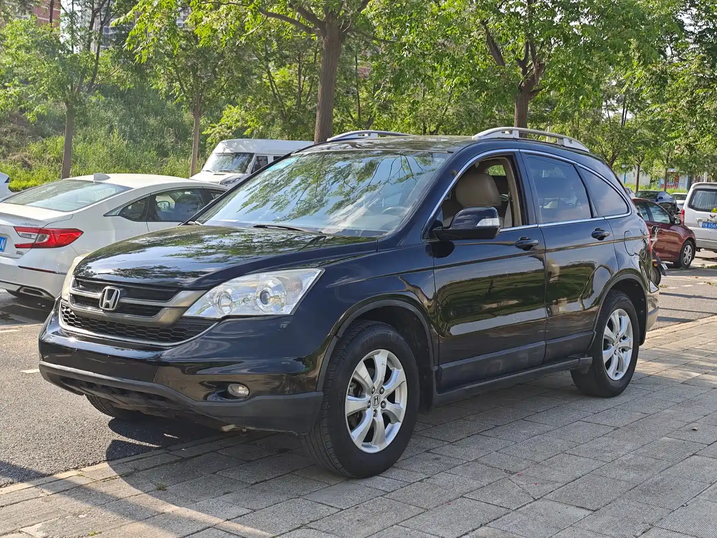 Фото 1 - Honda CR-V