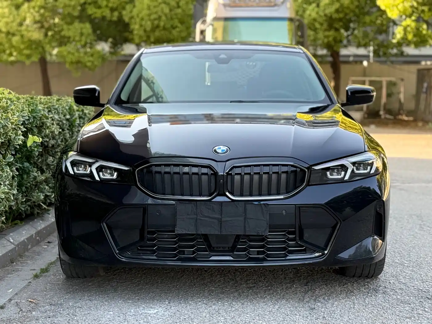 BMW 3 Series 2025 330Li M Sport Night Edition фото 2