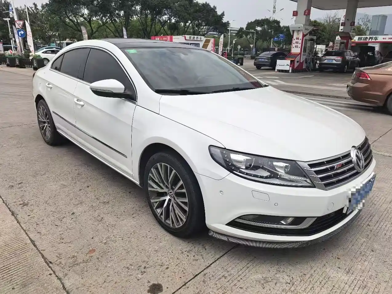 Volkswagen FAW-Volkswagen CC 2016 Model 1.8TSI Luxury фото 3