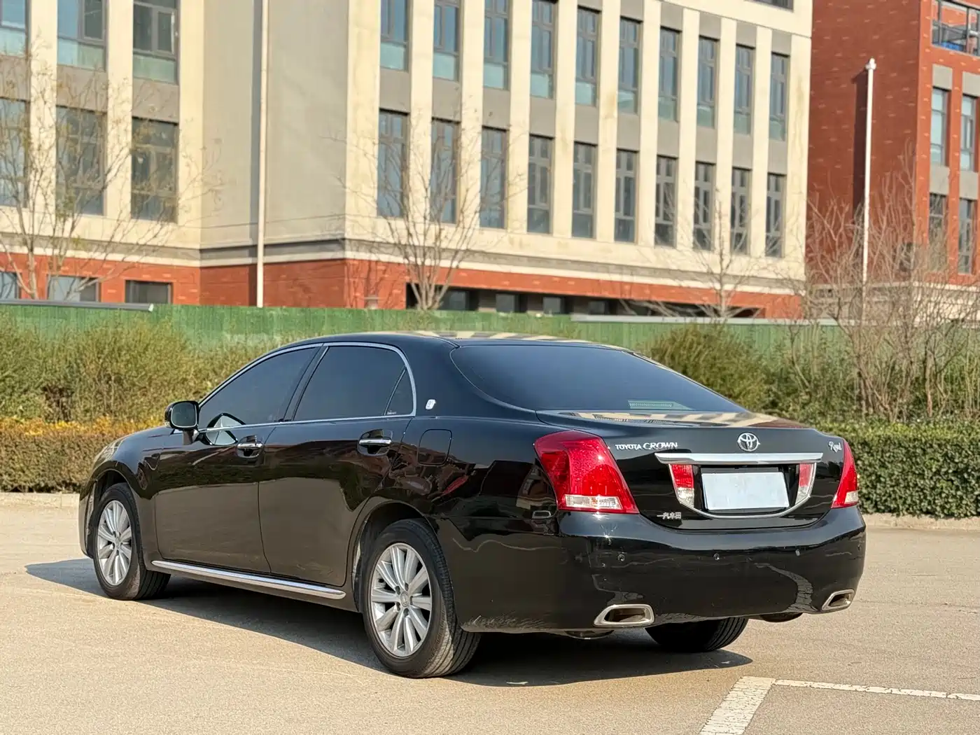 Toyota Crown 2010 2.5L Royal Leather Navigation Edition фото 11