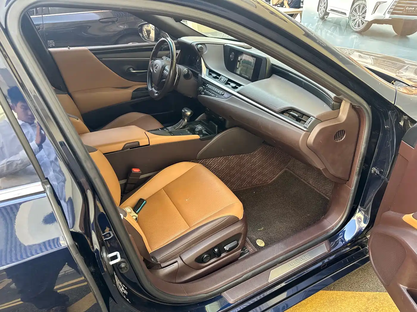 Lexus ES 2020 Model 300h Excellence Edition China V фото 19
