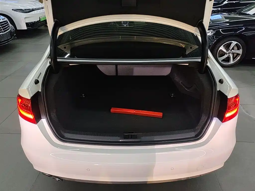 Audi A4L 2016 35 TFSI Automatic Comfort фото 19