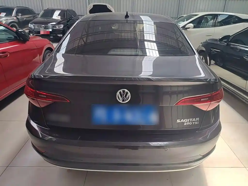 VOLKSWAGEN SAGITAR