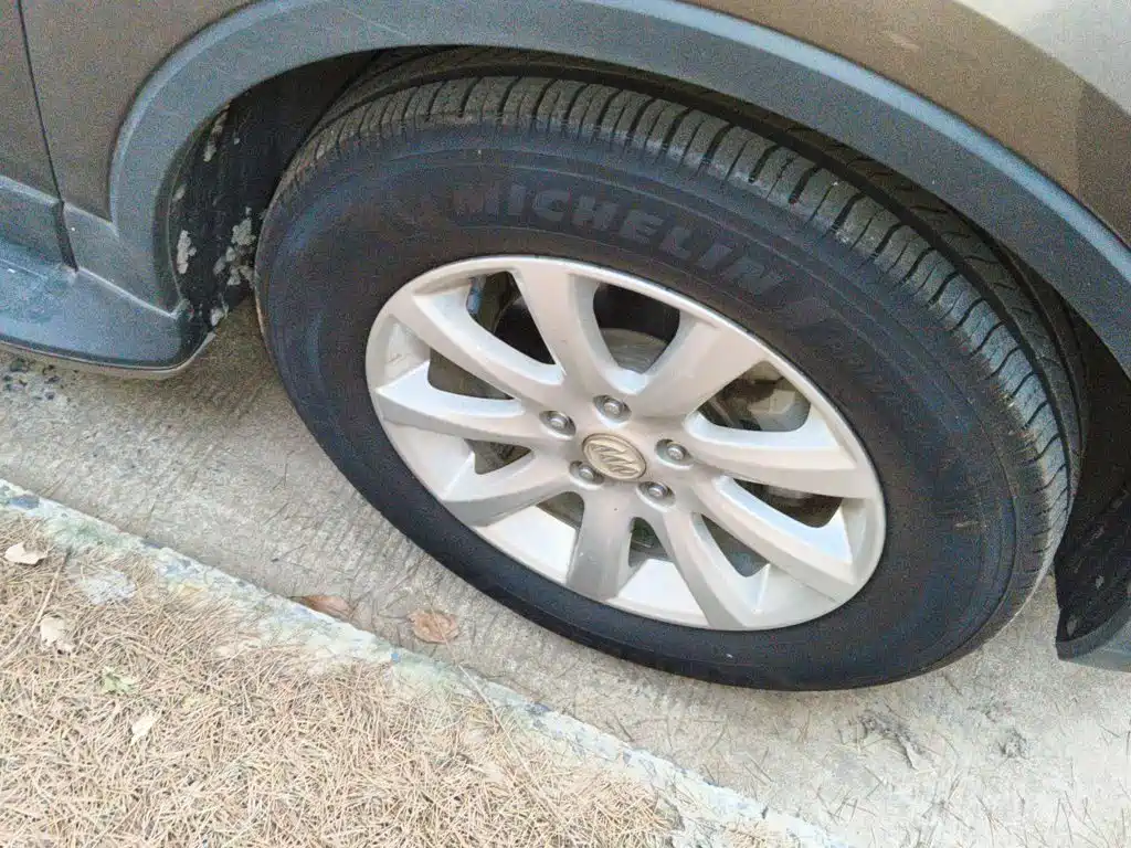 Фото 8 - Buick Envision Plus