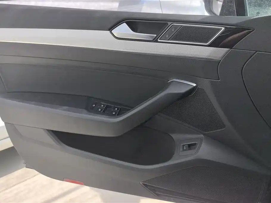 Volkswagen Magotan 2018 330TSI DSG Leading фото 7