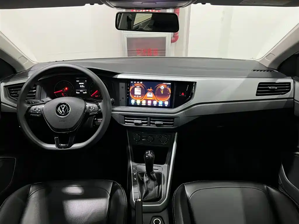 Volkswagen Polo 2021 Plus 1.5L Automatic Panorama Enjoyment Edition фото 12
