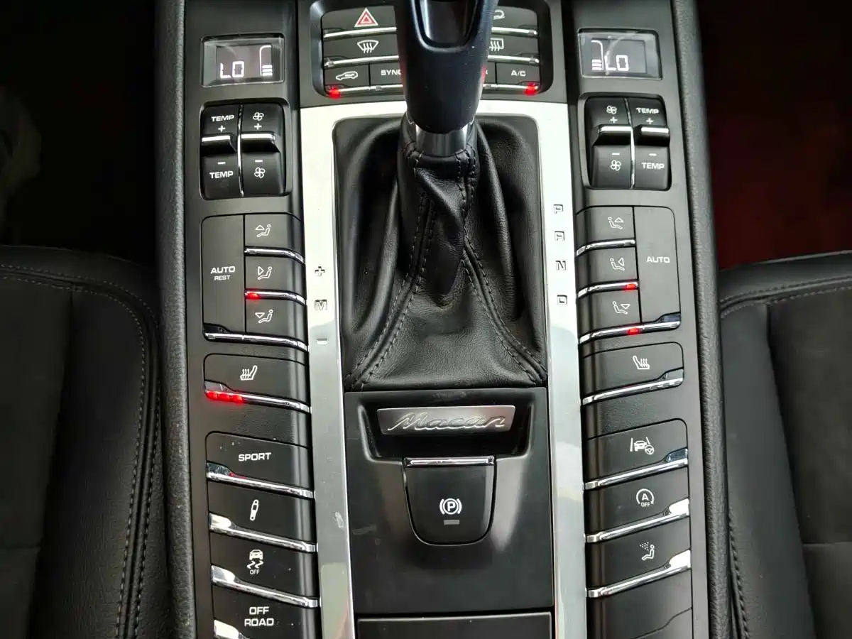 Porsche Macan 2018 Macan 2.0T фото 12