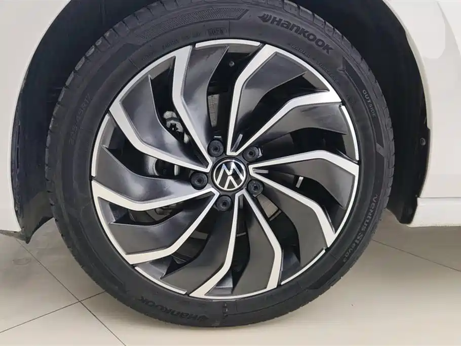 Volkswagen Golf 2023 Facelift 280TSI DSG Pro фото 6