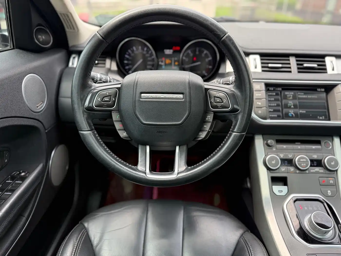 Photo 11 - Land Rover Range Rover Evoque