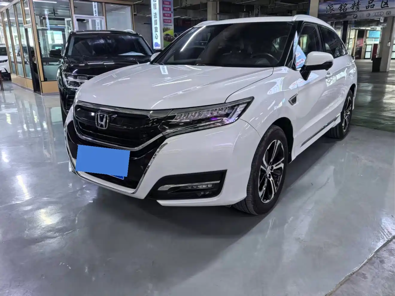 Фото 1 - Honda UR-V