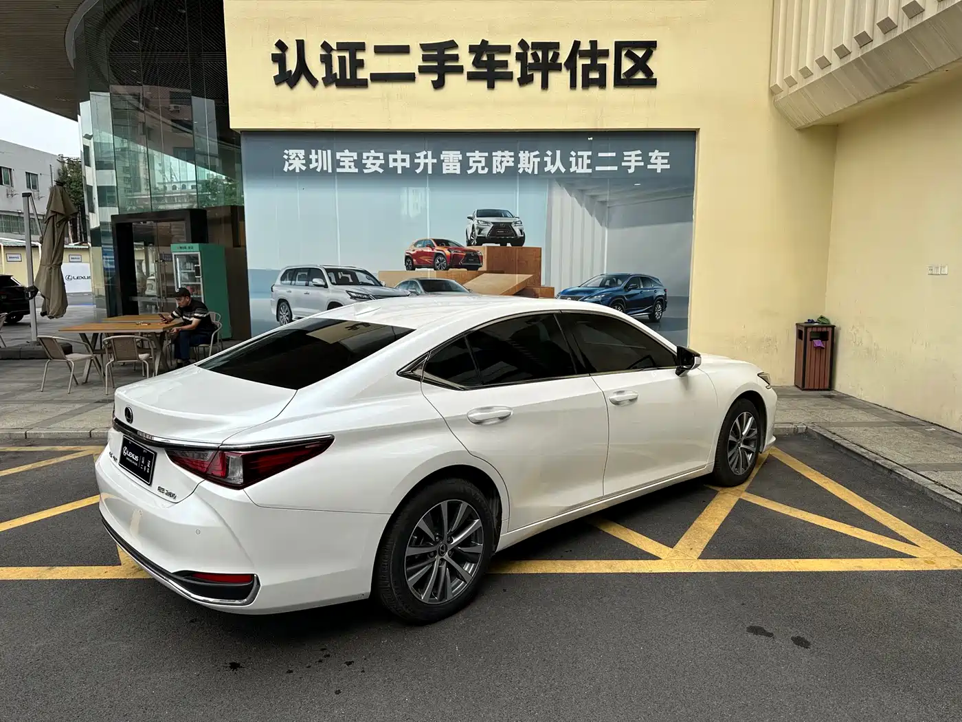 Lexus ES 2020 Model 260 Excellence Edition фото 25