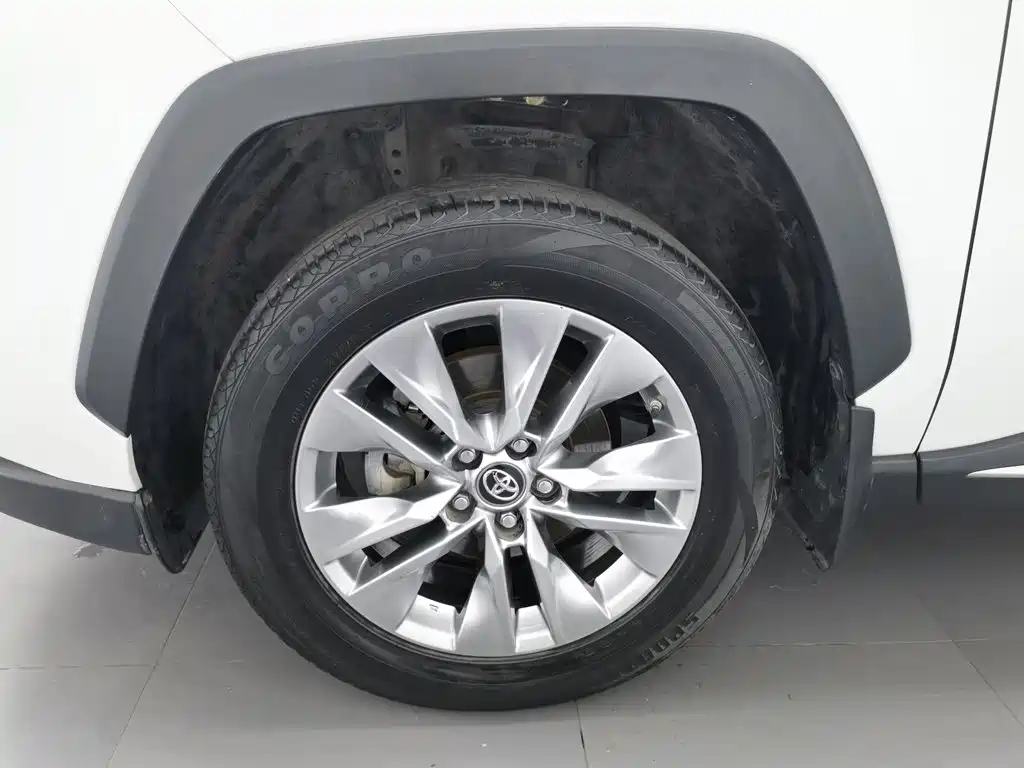 Фото 17 - Toyota Wildlander