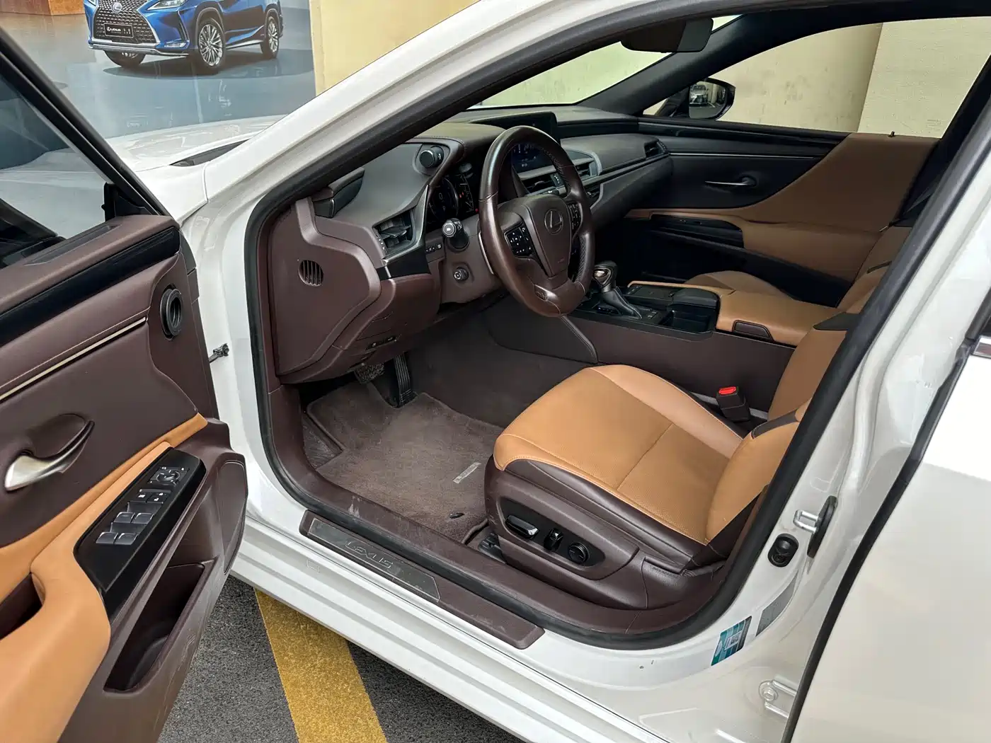 Lexus ES 2020 Model 260 Excellence Edition фото 13