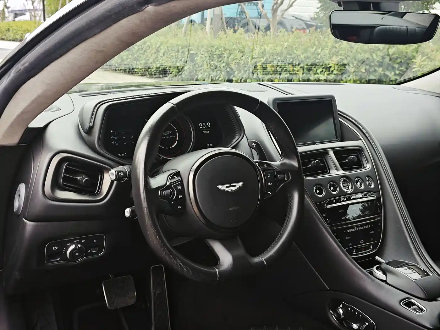 Aston Martin DB11 2019 2019 Model 4.0T V8 Coupe