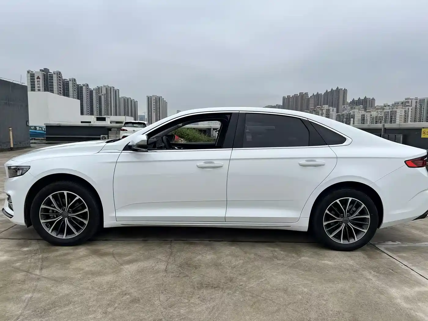 GEELY AUTOMOBILE XINGRUI