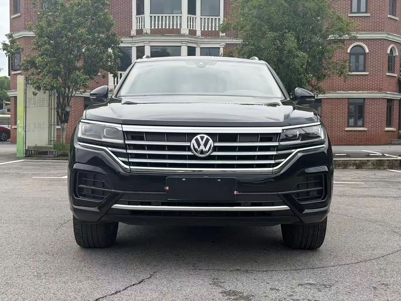 VOLKSWAGEN TOUAREG