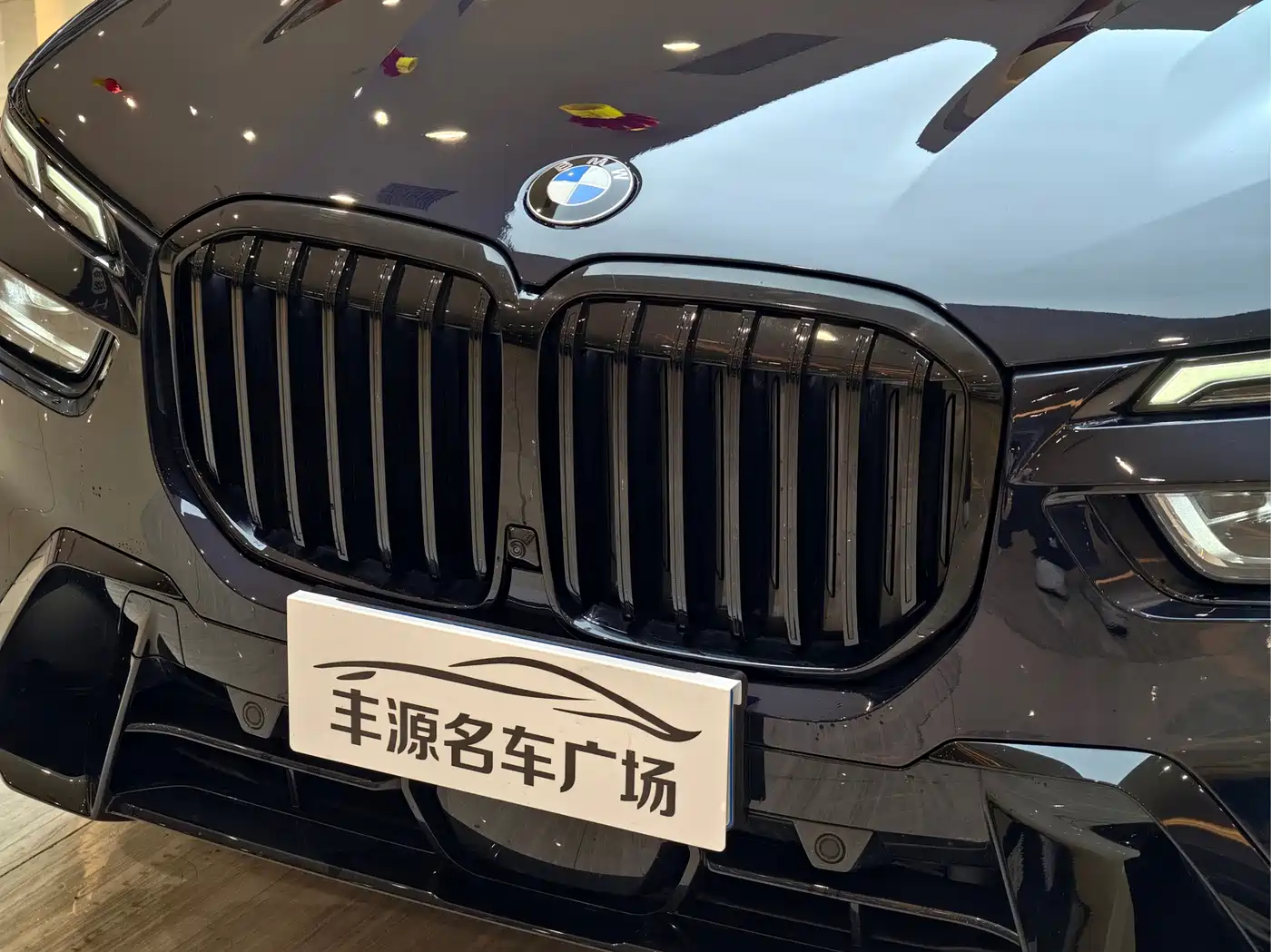 BMW X7 2023 xDrive40i Exclusive M Sport Package фото 26