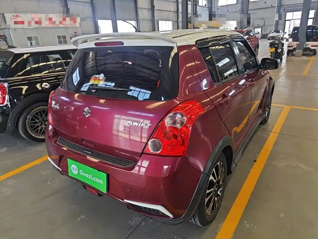 Фото 5 - Suzuki Swift