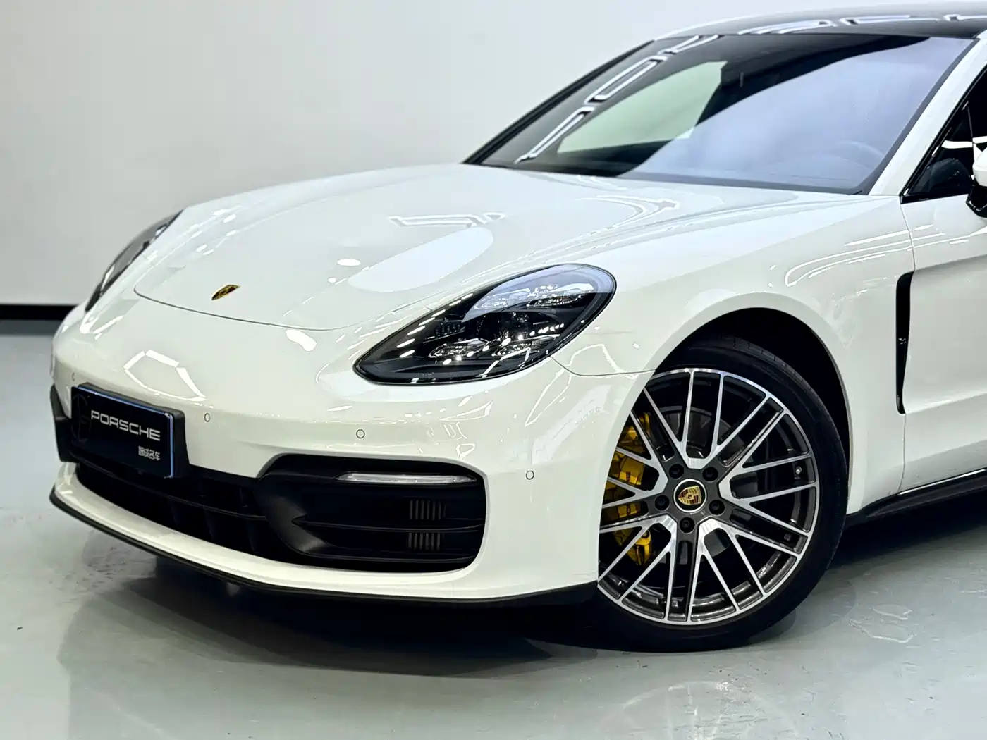 Porsche Panamera 2023 Facelift Panamera Executive Long Wheelbase Platinum Edition 2.9T фото 10