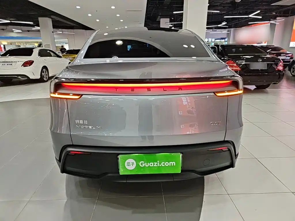 Tesla Model Y 2026 2025 Rear-Wheel Drive