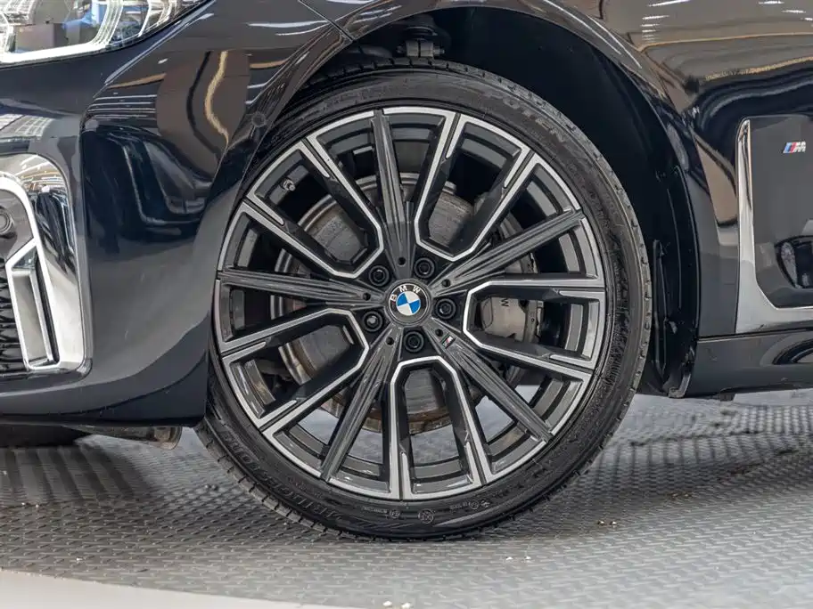 BMW 7 SERIES