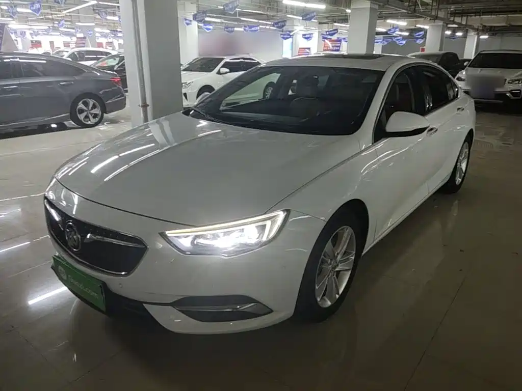 Photo 2 - Buick Regal