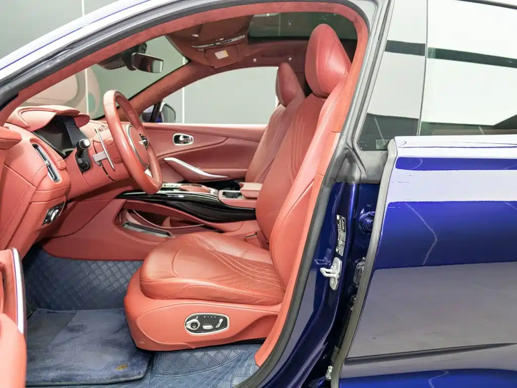Aston Martin DBX 2023 2023 3.0T STRAIGHT-SIX