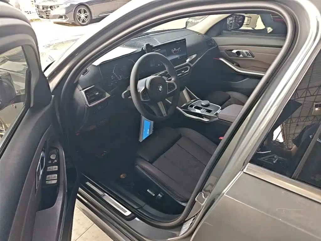 BMW 3 Series 2023 325Li M Sport Package фото 15