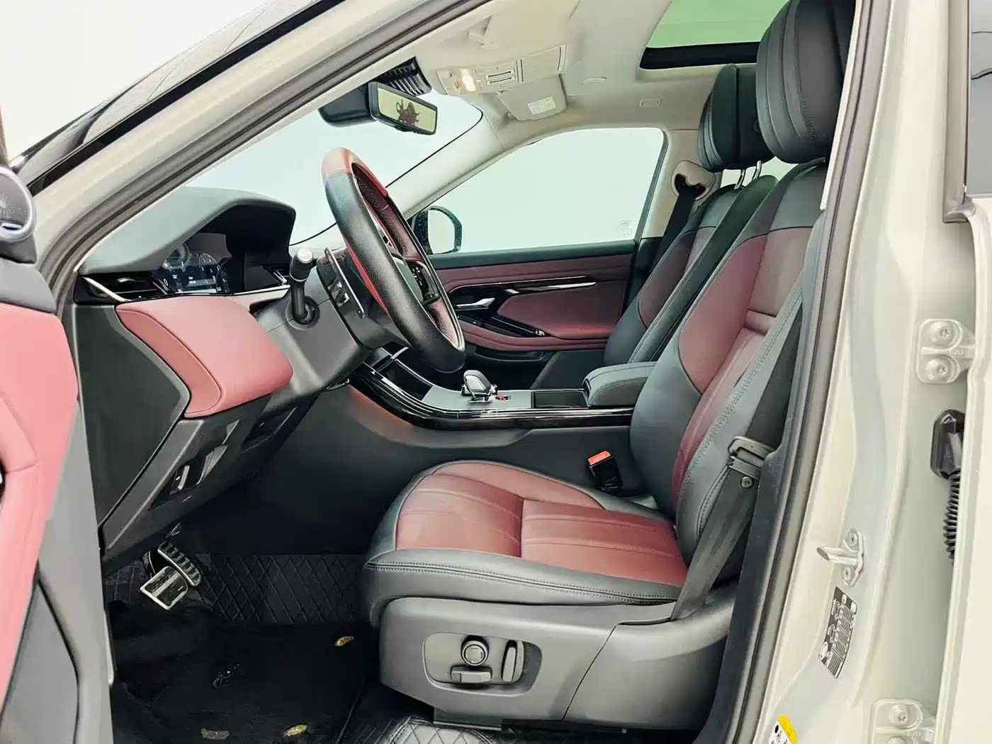 Land Rover Range Rover Evoque 2025 2024 Range Rover Evoque L 249PS Light Master Edition