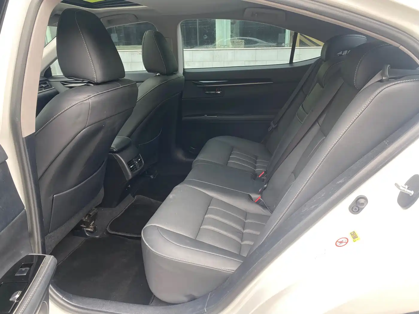 Lexus ES 2015 200 Elite Edition фото 12