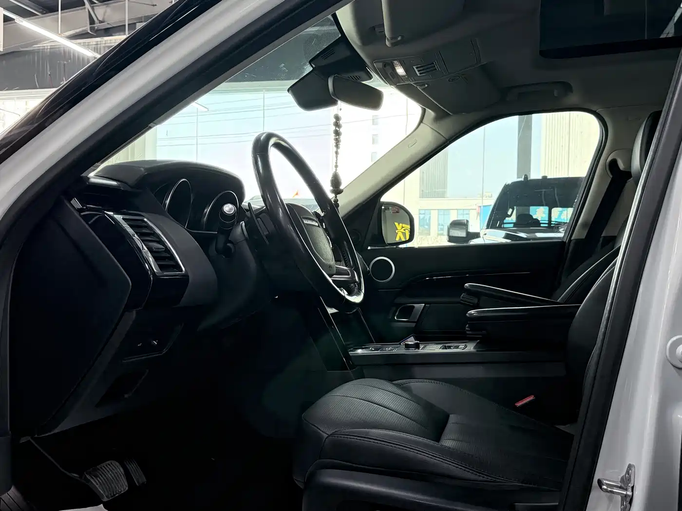 Land Rover Discovery 2018 3.0 SC V6 SE фото 7