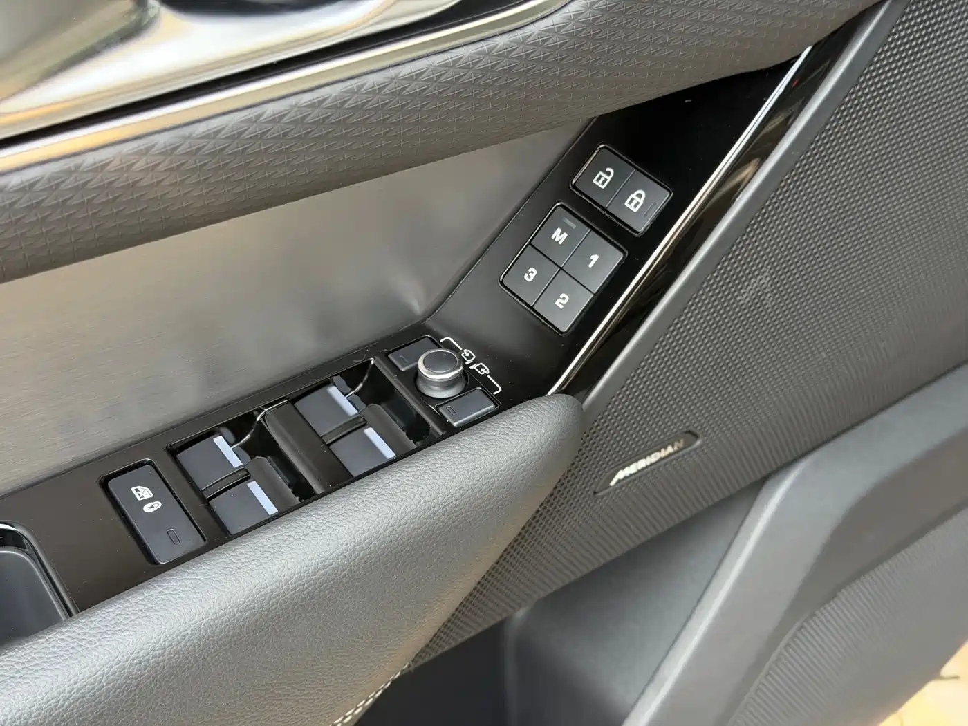 Land Rover Range Rover Velar 2022 2021 P250 Gloss Black Collector's Edition