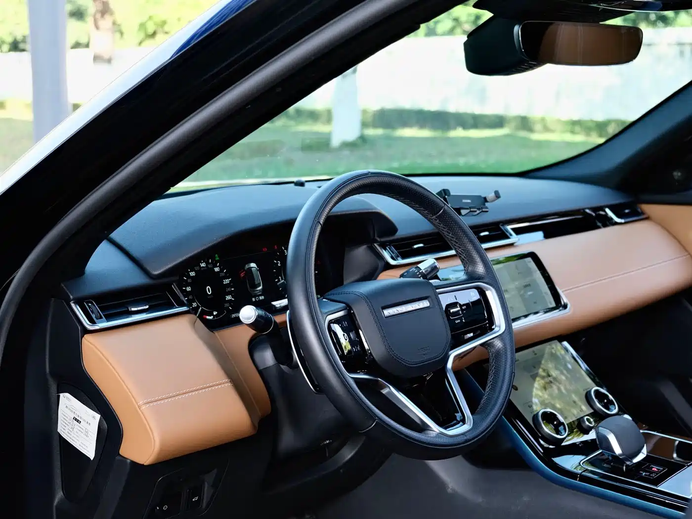 Land Rover Range Rover Velar 2022 250PS Golden Collector's Edition фото 14