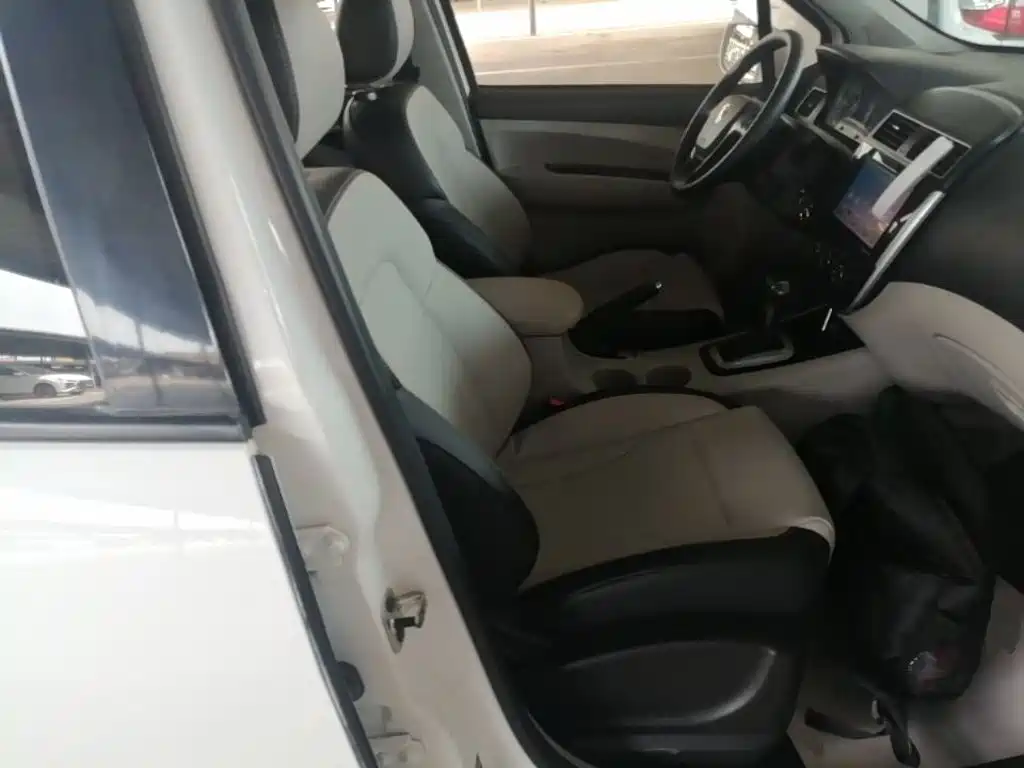 Dongfeng Fengxing Joyear XV 2017 2016 1.6L CVT Comfort