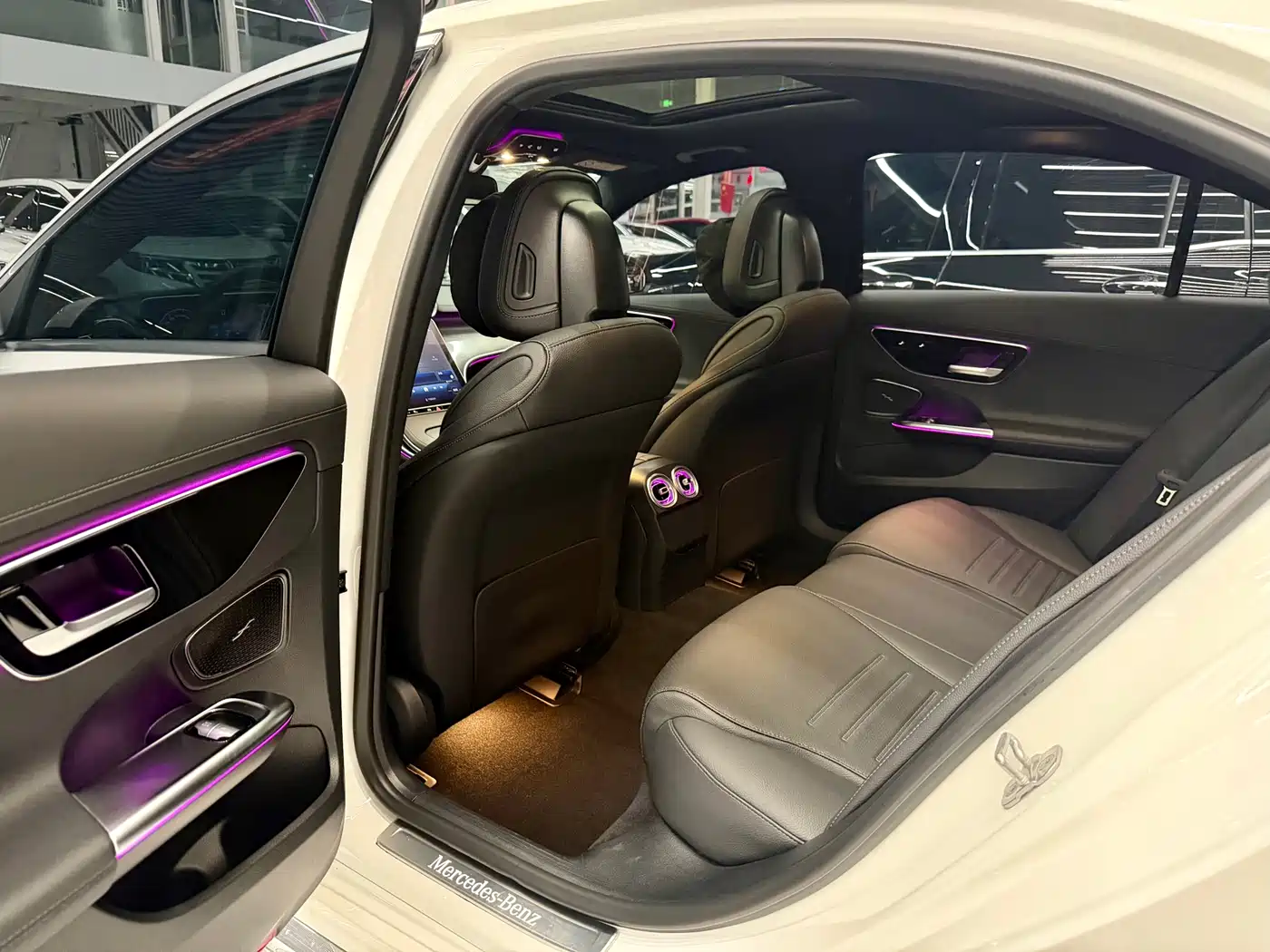 Mercedes-Benz C-Class 2024 Second Facelift C 260 L Sport фото 6