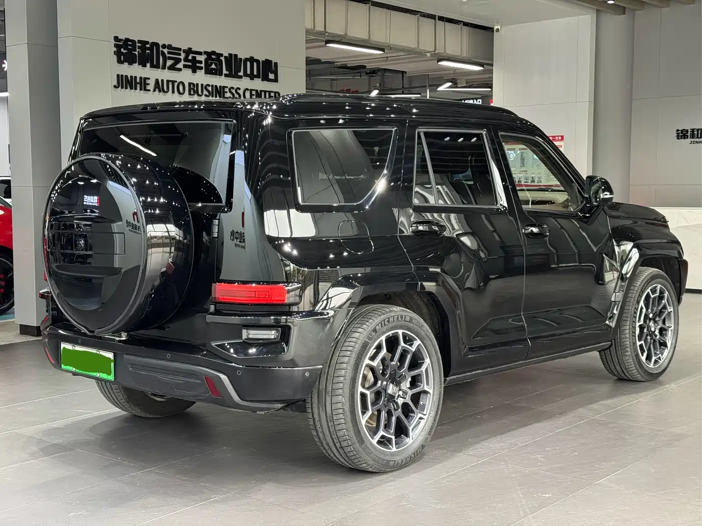 TANK TANK 700 NEW ENERGY