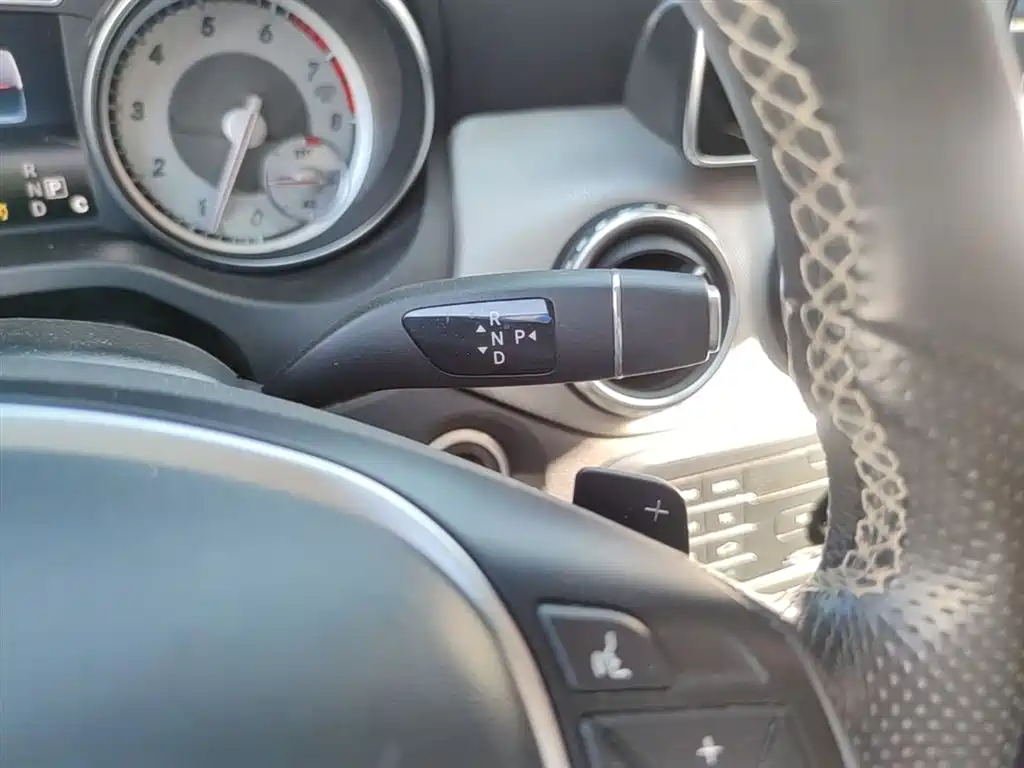 Mercedes-Benz GLA 2016 GLA 200 Dynamic фото 14