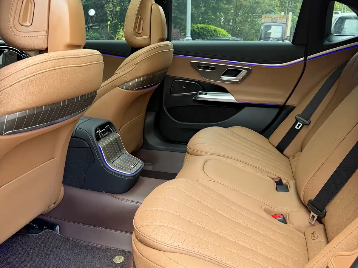 Mercedes-Benz E-Class, миниатюра 14