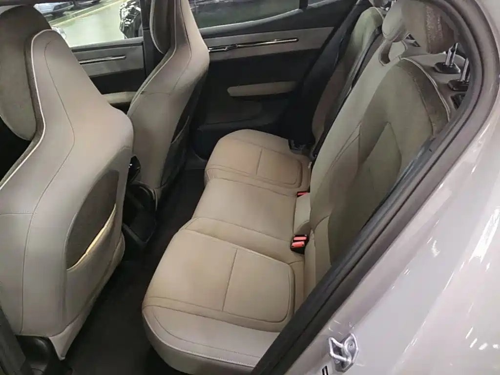 Volvo EX30 2024 2025 RWD Long Range Ultra