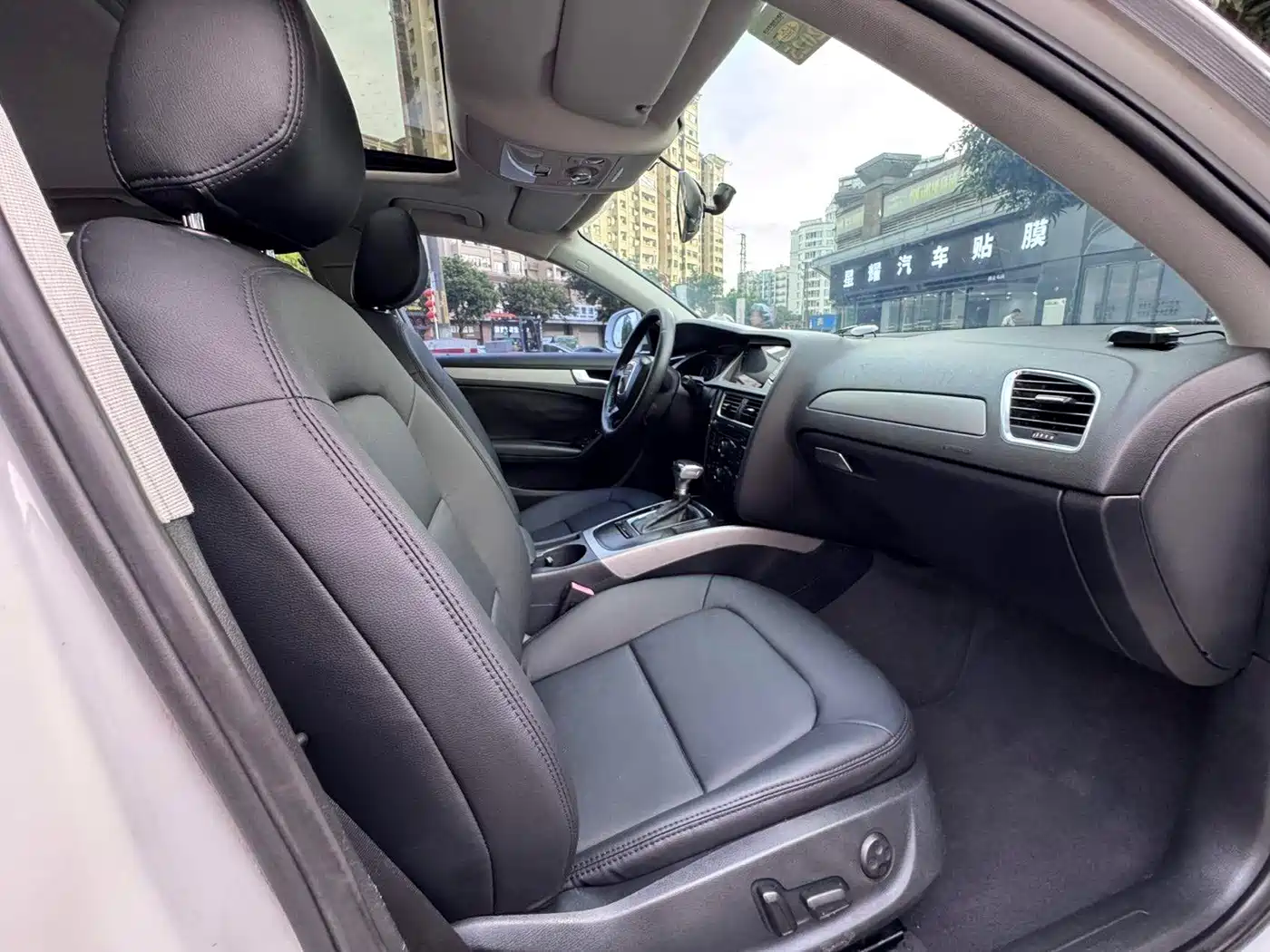 Фото 10 - Audi A4L