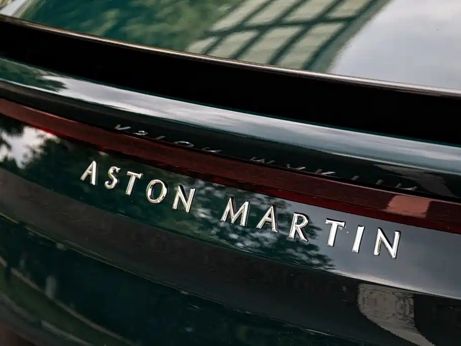 Aston Martin DBS 2021 2020 DBS Superleggera V12 Coupe