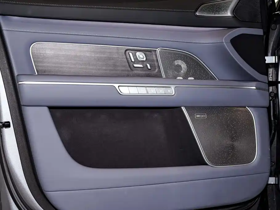 NIO ES8 2026 2025 Model 6-Seat Executive Luxury Edition