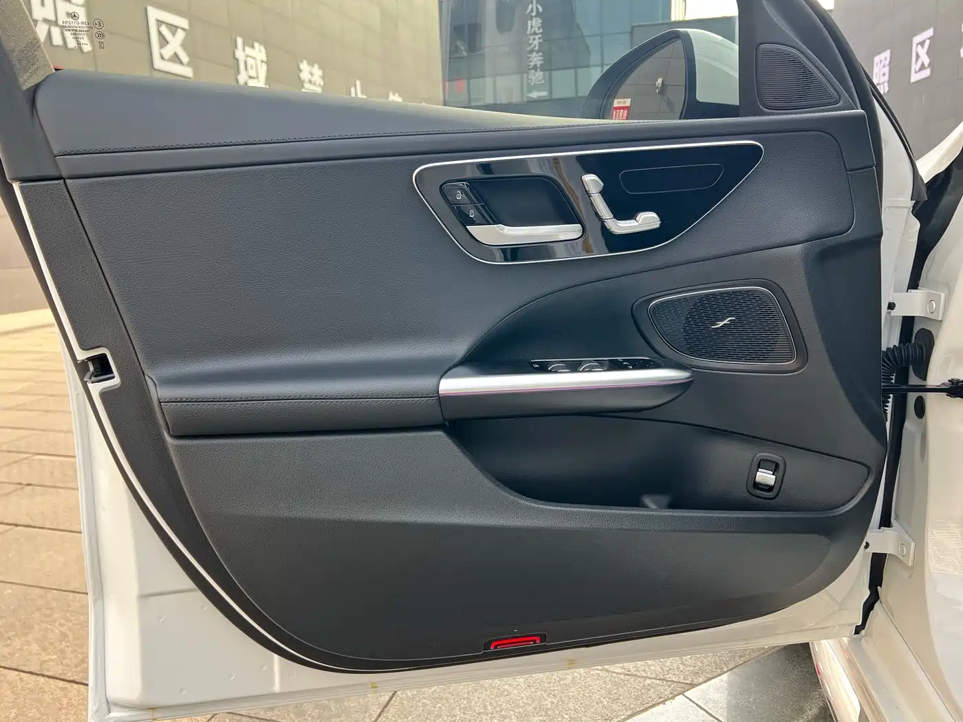 Mercedes-Benz C-Class 2024 C 260 L Sport фото 32