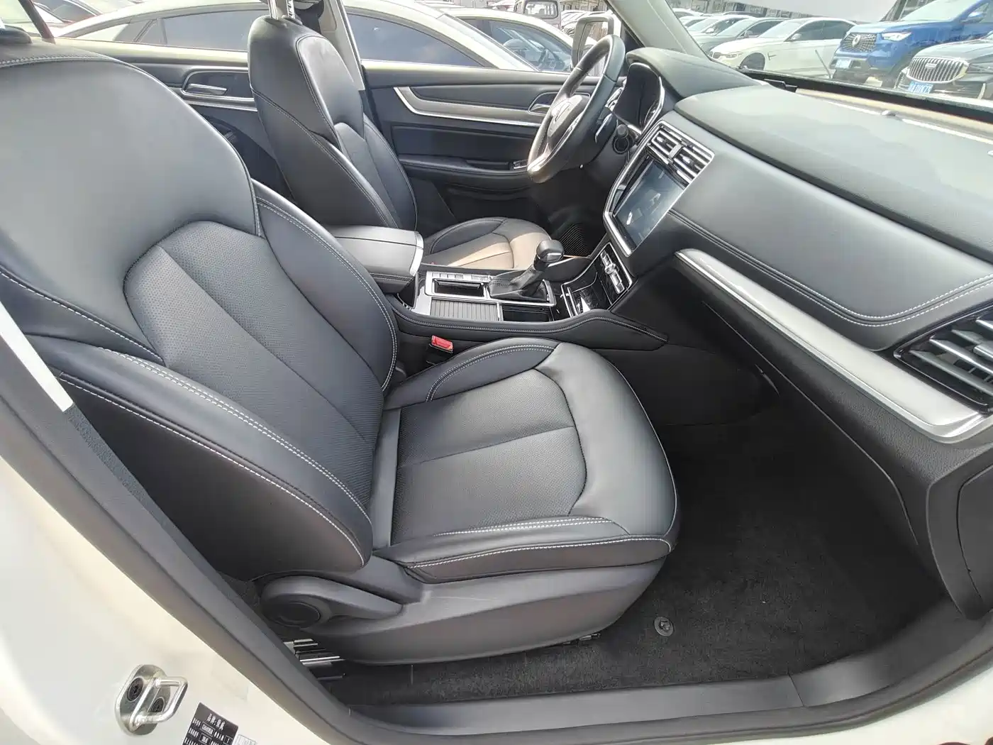 Roewe RX8 2022 2019 30T 2WD Flagship Edition