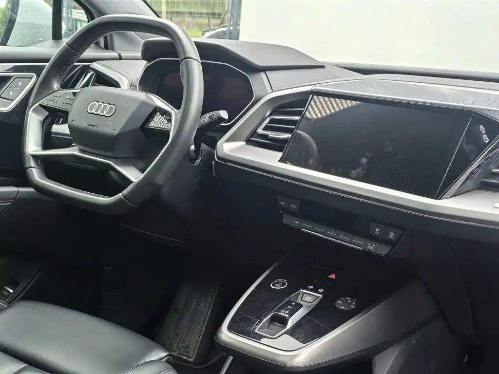Audi Q4 e-tron 2025 2024 40 e-tron Pioneer Edition