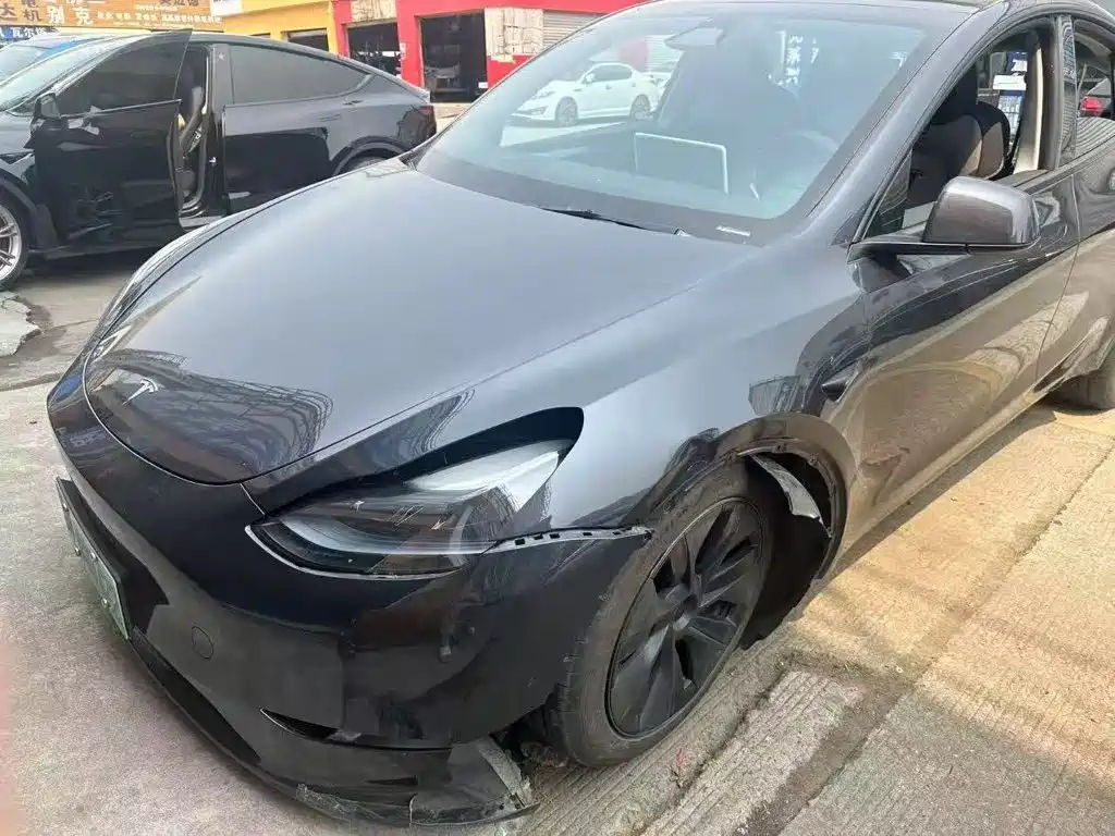 Фото 9 - Tesla Model Y