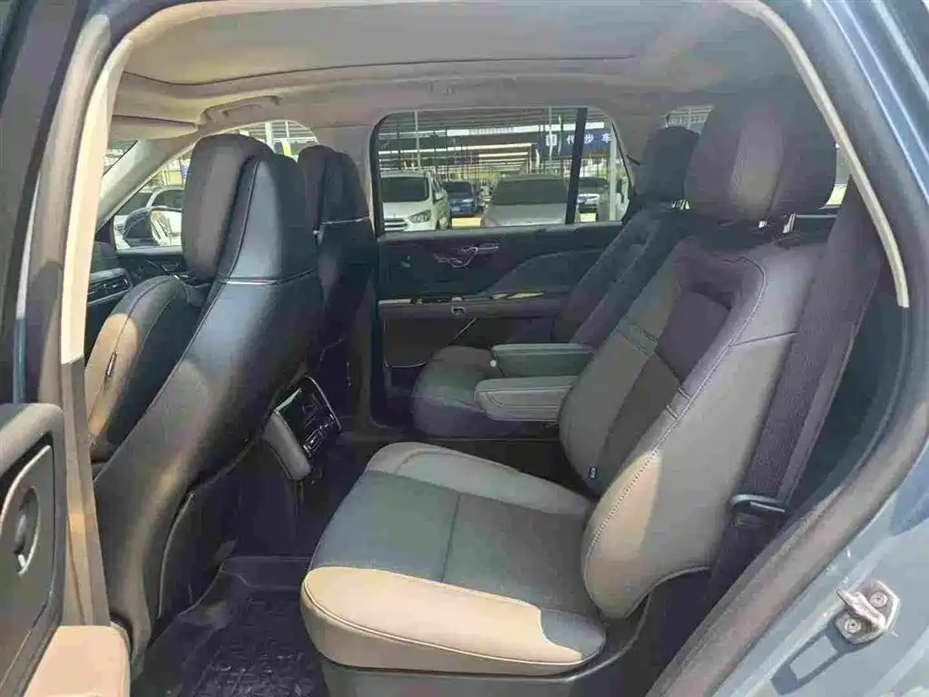 2025 Lincoln Aviator