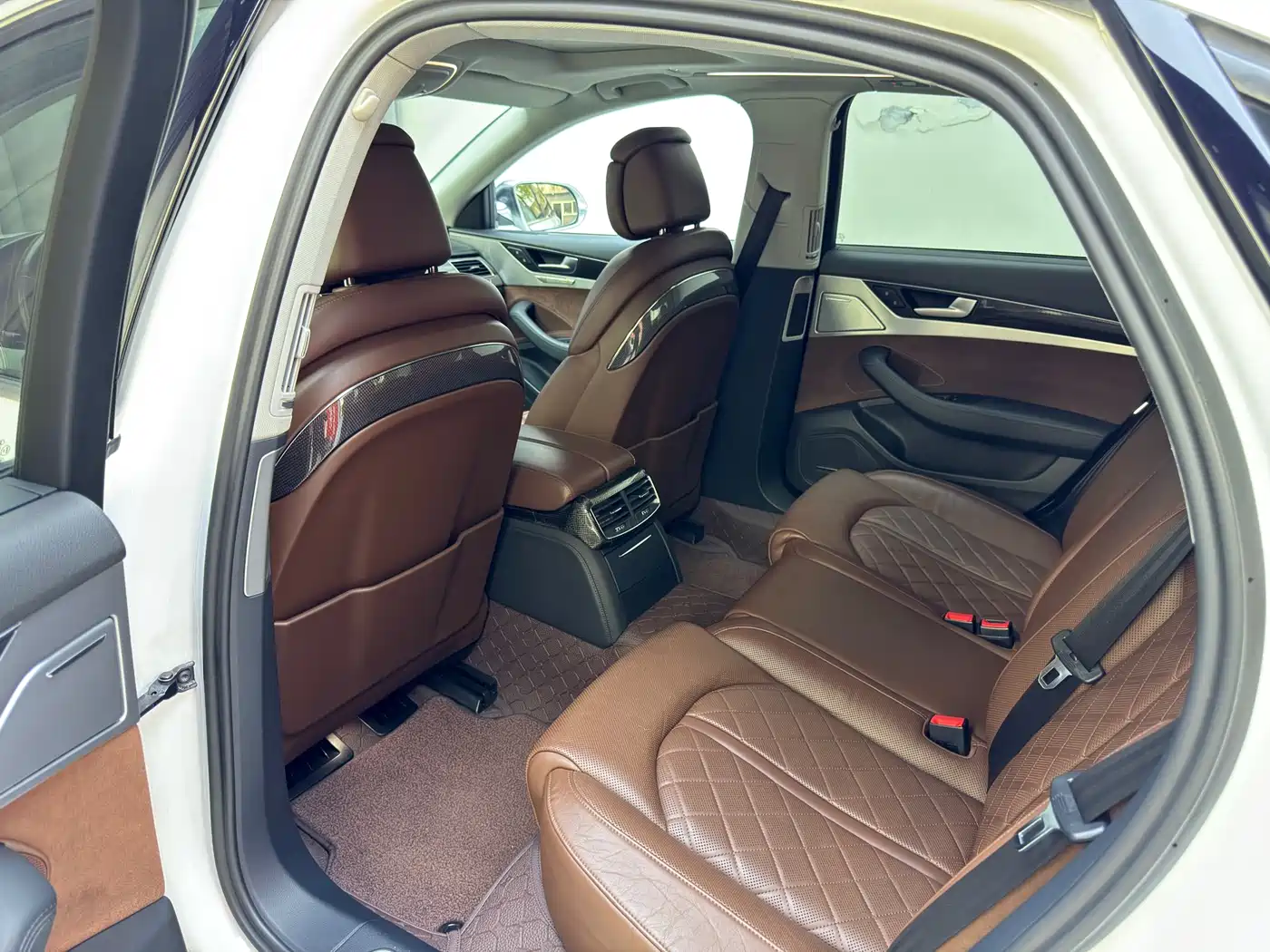 Audi S8 2014 S8 4.0TFSI quattro фото 17