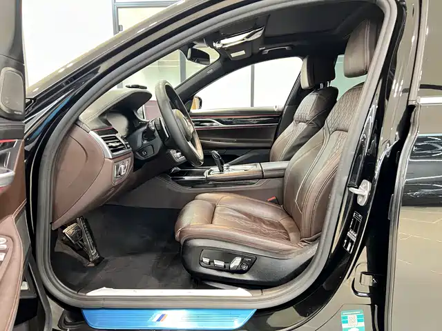 BMW 7 Series 2019 740Li Leading M Sport Package — фото 4