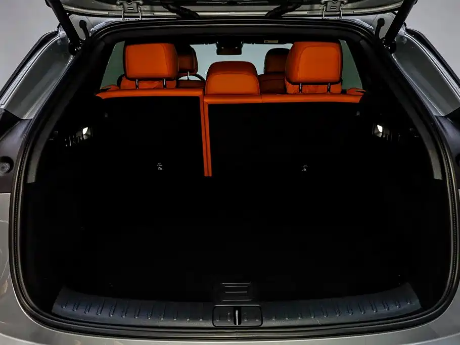 Photo 7 - Li Auto i6